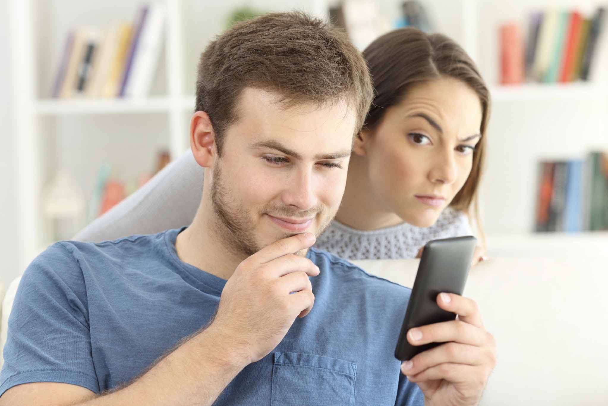 如何通过微信关注你的配偶 